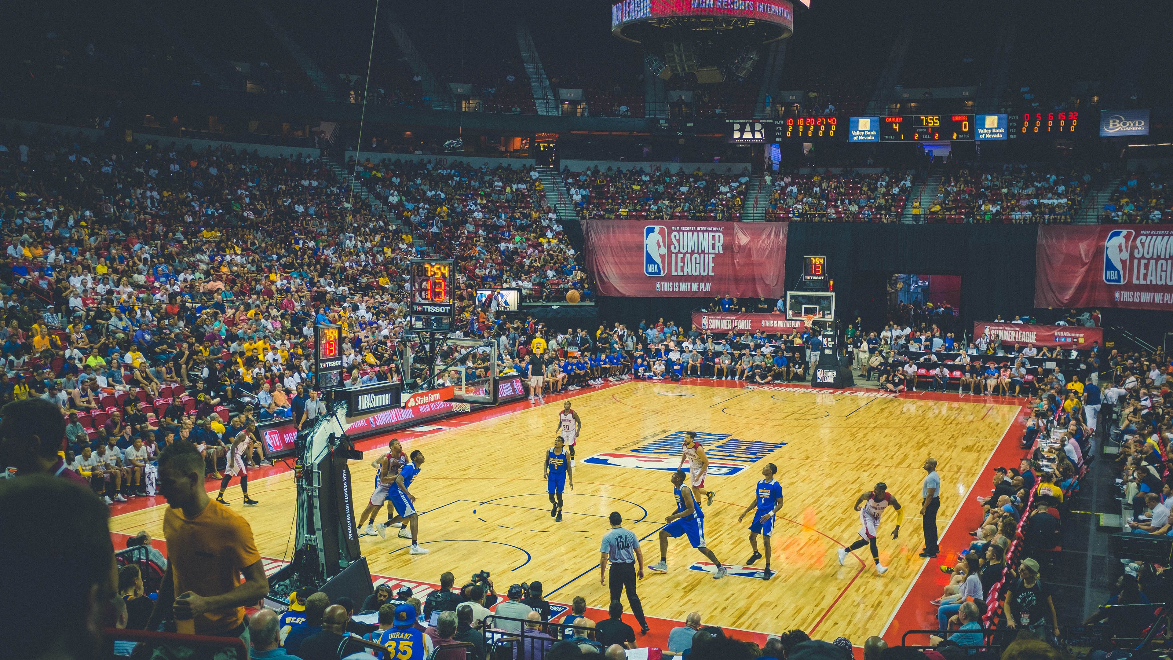 马克西爆发之夜，步行者加时鏖战力克尼克斯，一场定义韧性的胜利