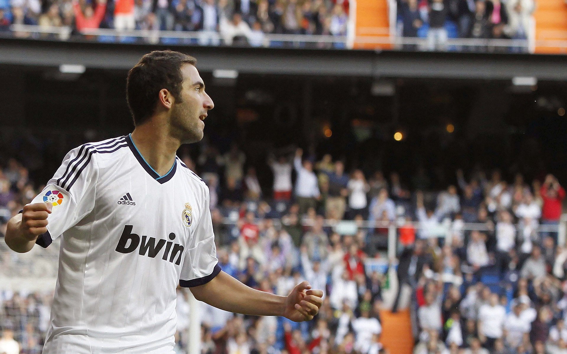 孤勇者的分野，当皇家社会的血脉闯过荷兰关隘，马丁内利在意甲战场独舞为王